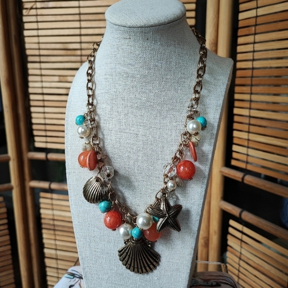 Gold Tone Seahorse Beachcore Jewelry Pierced Earrings Cruise Summer Vibes NEW - Picture 8 of 10